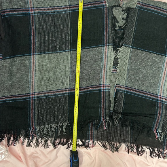 Plaid Black and Gray Women's Wrap - Picture 4 of 6